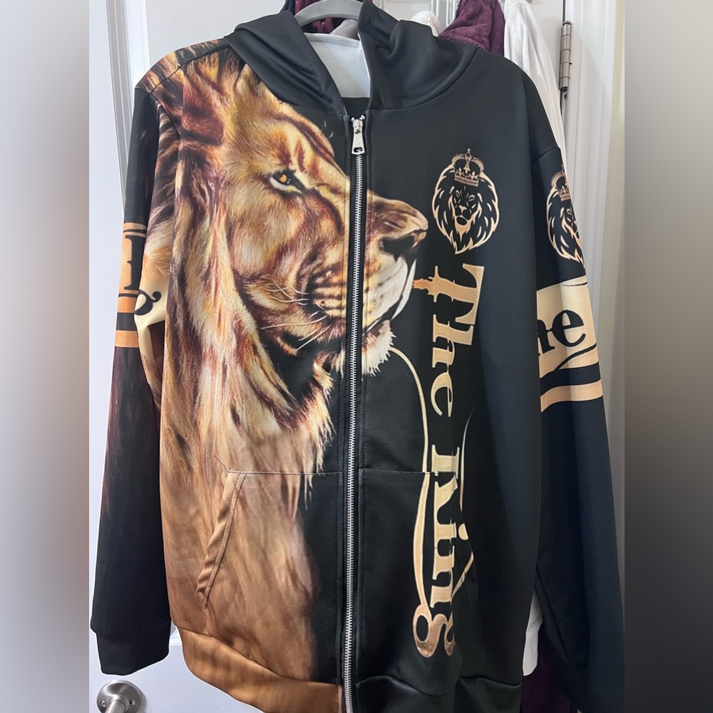 Printed Hoodie with pants. Size XL, Mix color black brown